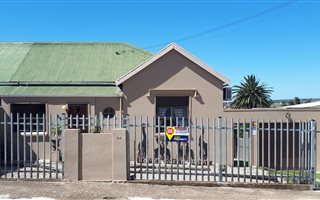 3 Bedroom House in Penford