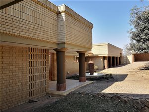 4 Bed House in The Rest