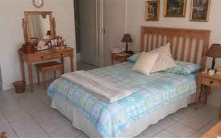 Bachelor apartment in Heldervue