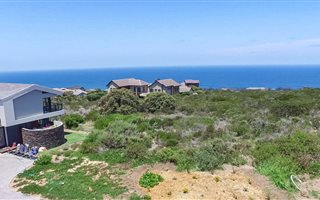 3 Bedroom House in Village On Sea