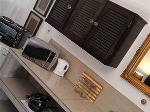 Bachelor apartment in Melville