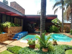 4 Bed House in Waterkloof Heights