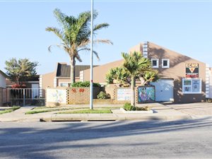 4 Bed House in Heath Park