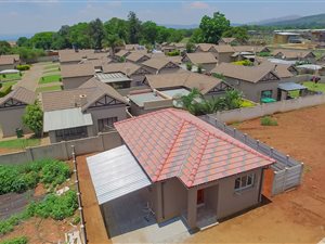 2 Bed House in Waterval East