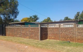 4 Bedroom House in Sinoville