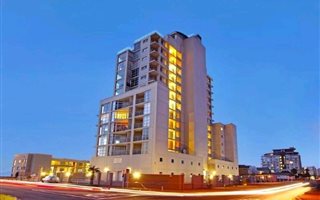 3 Bedroom Apartment in Bloubergstrand