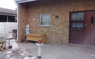 2 Bedroom House in Scottsdene
