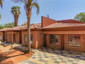 6 Bed House in Hesteapark