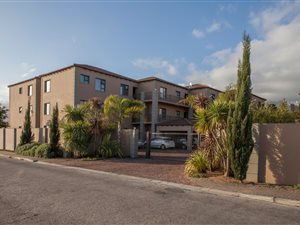 2 Bed Apartment in Dormehlsdrift