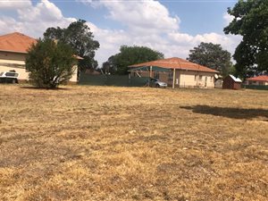 923 m² Land available in Strubenvale