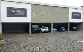 1420 m² Commercial space in Maxmead