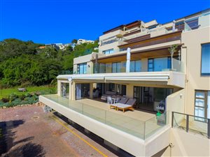 4 Bed Apartment in Poortjies