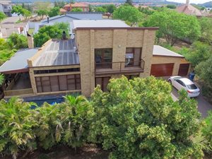 3 Bed House in Six Fountains Estate