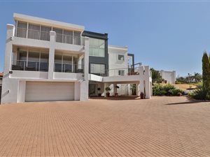 5 Bed House in Zwavelpoort