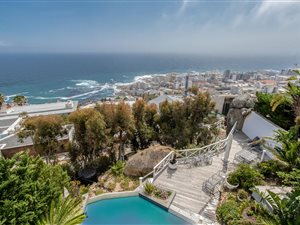 3 Bed House in Bantry Bay