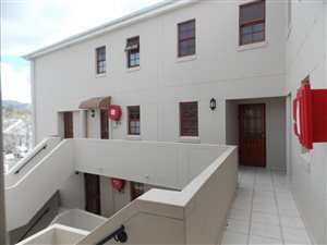 2 Bedroom Apartment in Wynberg
