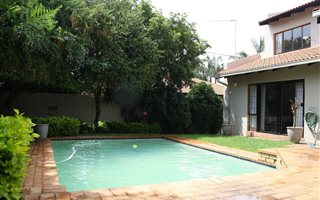 3 Bedroom House in Menlo Park