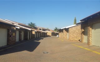 2 Bedroom Townhouse in Zwartkop
