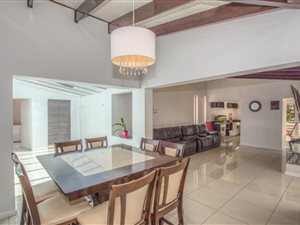 4 Bed House in Beverley Grove