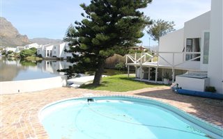 3 Bedroom House in Marina Da Gama