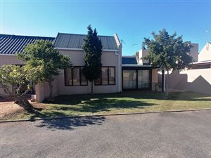 2 Bed House in Stilbaai