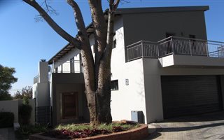4 Bedroom House in Waterkloof Park