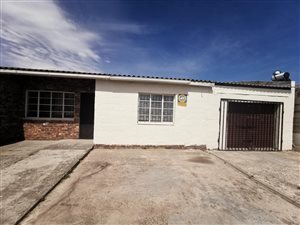 3 Bed House in Macassar