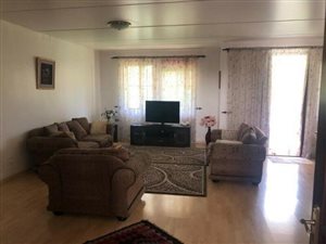 3 Bed Townhouse in Saxonwold