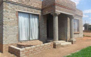 2 Bedroom House in Lethlabile
