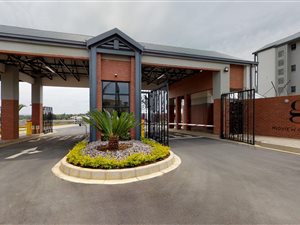 2 Bed Apartment in Carlswald Estate