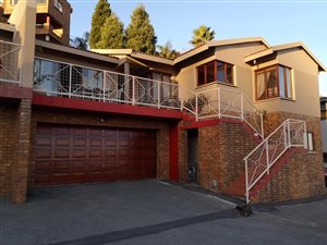 3 Bed Townhouse in Glenvista