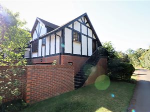 1 Bed Apartment in Hillcrest Central