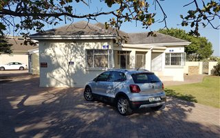462 m² Office Space in Newton Park
