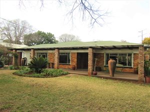 9 Bed House in Clubview