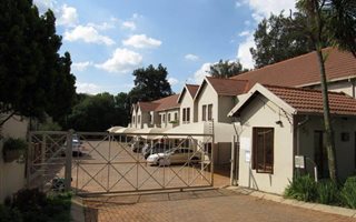 2 Bedroom Townhouse in Saxonwold