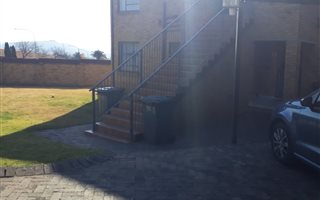 2 Bedroom Townhouse in Roodepoort West