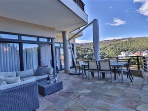 2 Bed Apartment in Herolds Bay