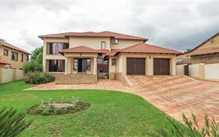 4 Bedroom House in Pebble Rock