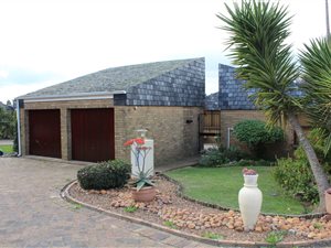 4 Bed Townhouse in Durbanville Hills