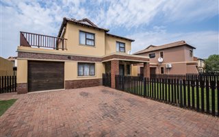 3 Bedroom House in Albertsdal