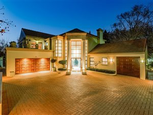 5 Bed Cluster in Maroeladal