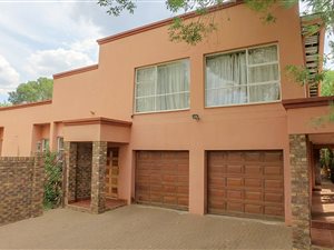 5 Bed House in Constantia Park