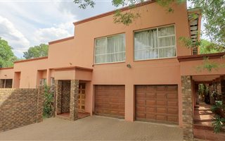 5 Bedroom House in Constantia Park