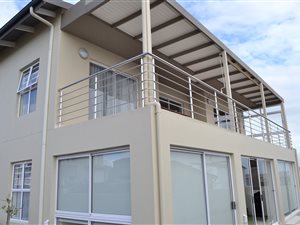 4 Bedroom House in Sunset Estate