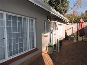 1 Bed Garden Cottage in Waterkloof