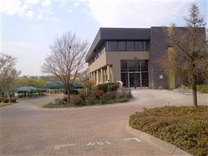 171 m² Office Space in Halfway House