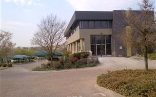 171 m² Office Space in Halfway House