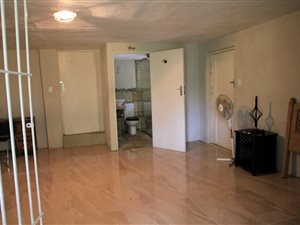 Bachelor apartment in Chiltern Hills