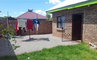 3 Bedroom House in De Beers