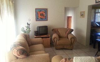 2 Bedroom Garden Cottage in Glen Austin